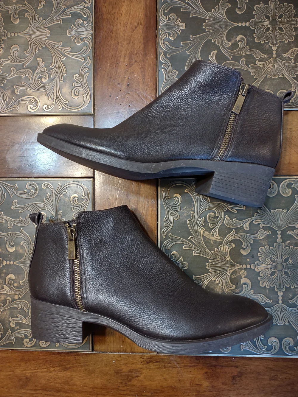 Kenneth Cole Chocolate Brown Leather Double Side-Zip Ankle Booties NWOT Sz 9